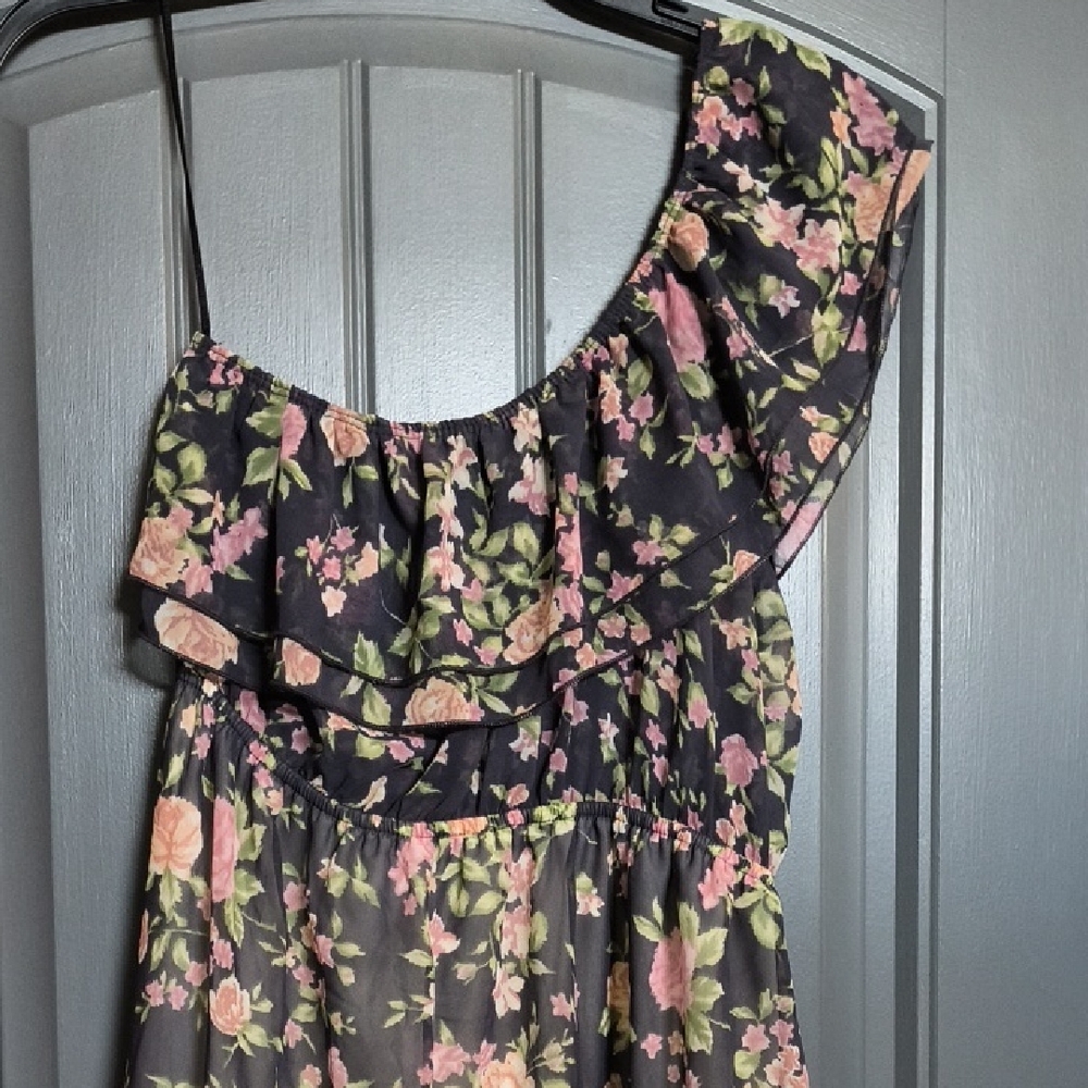 Poema One Shoulder Floral Dress - Black and Pink